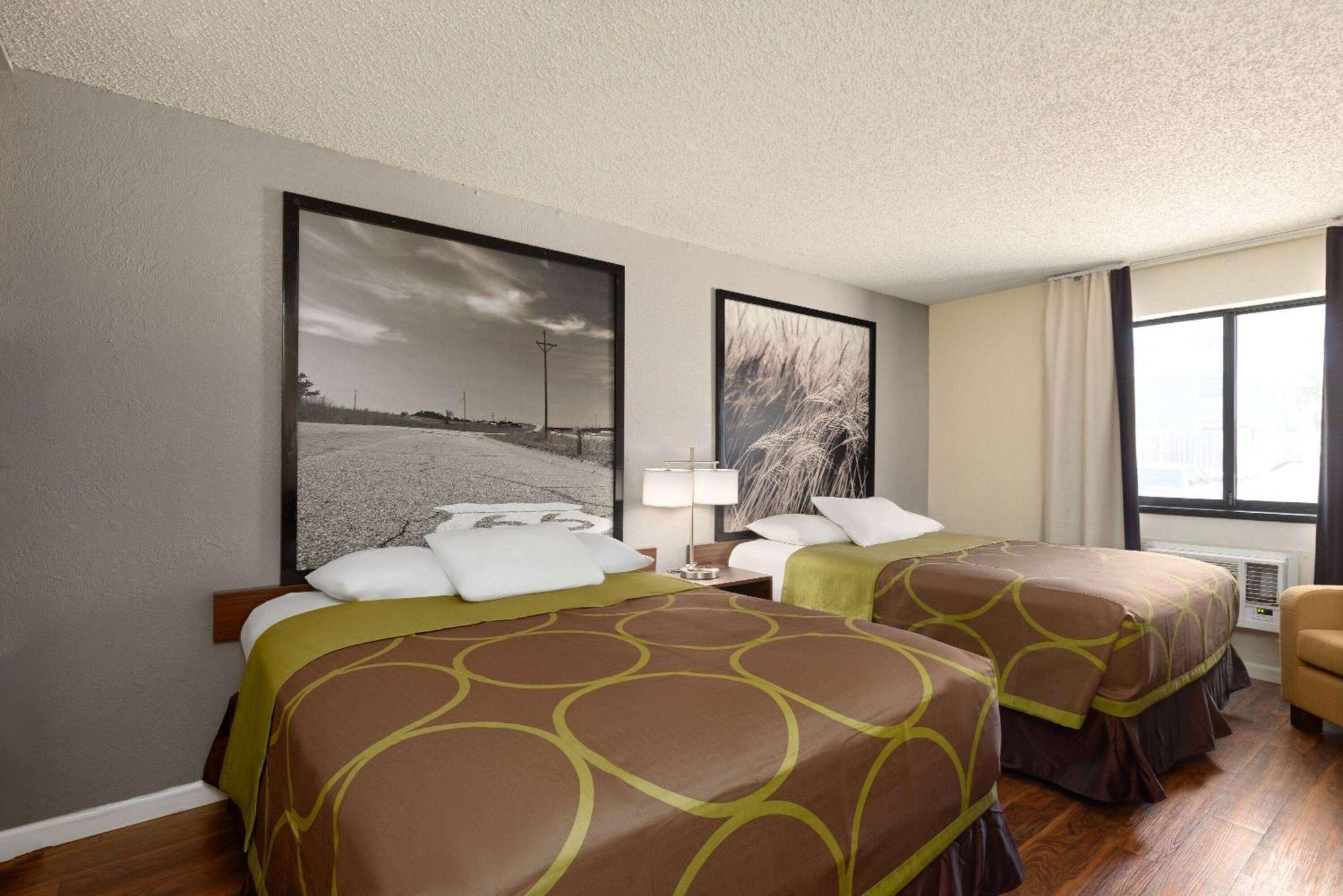 Super 8 By Wyndham Dodge City Exteriér fotografie