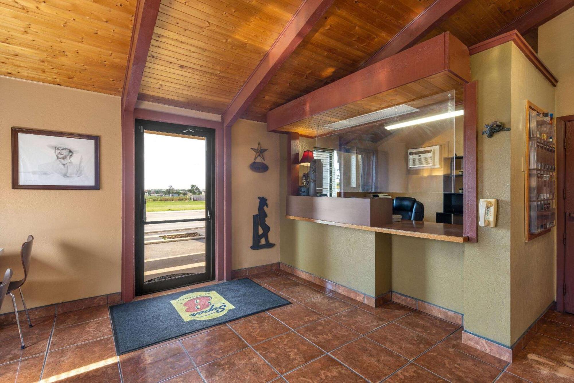 Super 8 By Wyndham Dodge City Exteriér fotografie